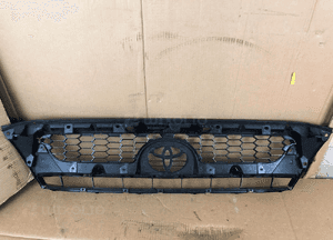 Grill atrapa kratka toyota hilux lift fl 09- caly 4