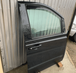 mercedes  VITO VIANO 639 drzwi prawe czarne c197 1