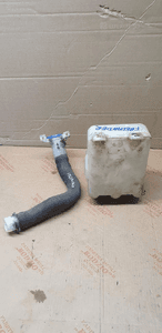 Zbiorniczek płynu spryskiwaczy Land Rover Freelander 2