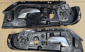 Volvo  S60 XC70 V70 klamka drzwi przod przednia  prawa 8693727 1
