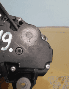 SILNICZEK TYLNEJ WYCIERACZKI MEGANE III 0390201847 5