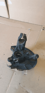 Zwrotnica piasta prawy przód VW Golf V Plus 1.9 TDI 3