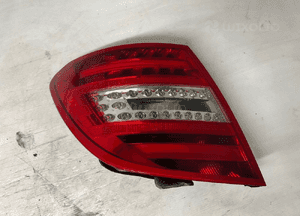 Mercedes c-klasa W204 lift led lampa lewy tył lewa tylna A2048206264 1