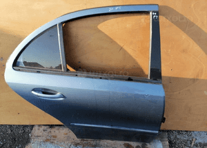 MERCEDES e 211 sedan  drzwi prawy tył szyba zamek listwa 5
