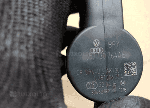 Listwa wtryskowa czujnik Audi Q5 3.0 TDI CTB 057130764AE 059130090CN 5