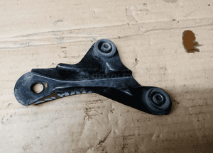 Mocowanie uchwyt pompy wspomagania Opel Vivaro B Trafic III 996943370R 2