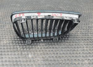 Kratka 7128613 7128614 7906809 Atrapa Nerki Nerka Gril Atrapka Zderzaka Przód M-Pakiet BMW 1 E81 E87 25
