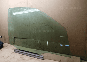 Szyba prawy przód przednia prawa Mercedes ML W163 A1637200218 2