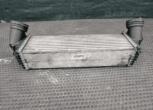 Intercooler Chłodnica Powietrza Turbiny 3.0 D BMW X5 E70 X6 E71 16
