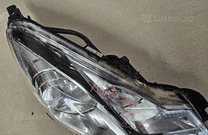 Citroen C3 II 2 lift lampa przód przednia prawa lewa 6