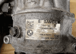 Sprężarka klimatyzacji pompa klimy BMW M5 G30 F90 4.4 V8 6822848 6