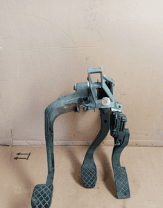 Pedały pedał hamulca gazu sprzęgła Passat B5 8D1721523F 8D1721117L 1