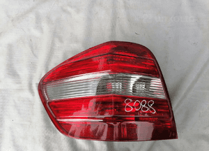 Lampa lewa lewy tył Mercedes ML W164 1