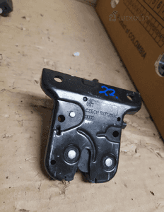 Zamek klapy bagażnika Audi A38P 8P3827469 2