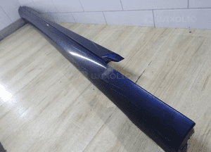 Listwa progowa mercedes c-klasa W205 prawa 2056900240 1