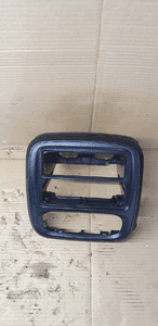 Ramka dekor radia konsoli Opel Vivaro B Trafic III 682603912R 93452449 2