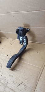 Pedał gazu potencjometr Audi A4 B6 1.6 8EI721523A 8E1721523A 3
