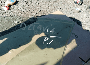 Szyba drzwi szybka prawy tył tylna prawa Skoda Octavia II 2