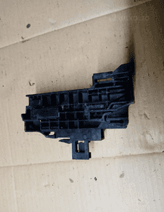 Uchwyt mocowanie chłodnicy prawe BMW M5 G30 F90 8632126 2