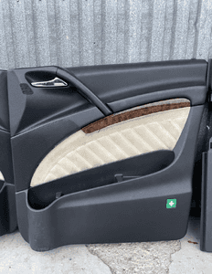 Mercedes viano 639 tapicerka beżowa  boczek wnętrze boczki  ambiente czarna skóra tapicerka drzwi long x clusive 4