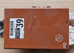 Toyota Avensis T27 moduł sterownik pasów 89810-20020 1