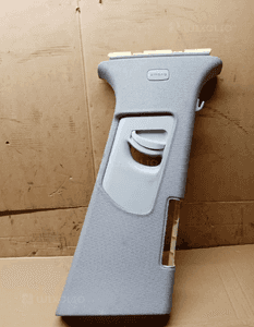 Osłona poszycie słupka prawa Audi A6 C6 4F0867244A 1