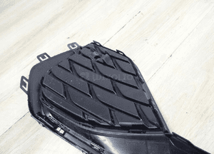 Audi A3 8Y 2024r lift s-line atrapa kratka zderzaka lewy przód 8Y0807681H 7