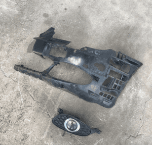 MERCEDES cls 219 zderzak kratka halogen przedni pdc xenon klapka sprysku 5