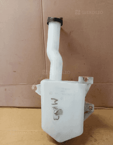 Zbiorniczek spryskiwaczy pompka Ford Mondeo MK3 1S71-17618-AB 1