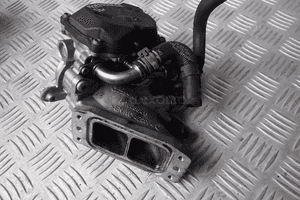 Przepustnica vw audi seat 04L128063T + kruciec  04L128637B komplet 2