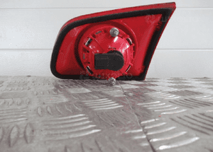 Lampa tylna tył lewa  w klapę vw passat B6 kombi 2005- 5