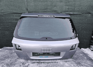 Klapa Bagaznika Szyba Srebrna Szara Audi A3 8P Sportback 5 D Drzwi 1