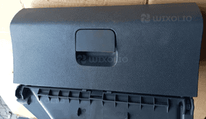 VW Polo 9N półka schowek pasażera 2