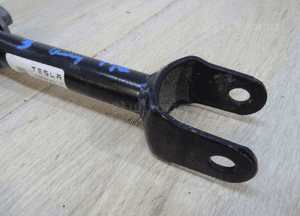 WAHACZ TYLNY TYŁ GÓRNY TESLA MODEL Y 1288431-99-A LLU 2