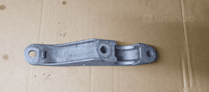 Mocowanie drążka stabilizatora lewy przód BMW M5 G30 F90 6861473 2