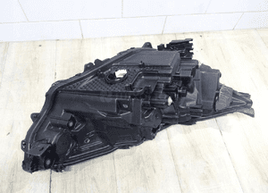 Toyota Bz4X lampa lewa full led 9