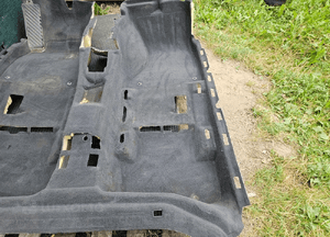 Dywan 8K1863021 R Wykladzina Tapicerka Podloga Czarna Soul Europa Audi A4 B8 Sedan Kombi 8