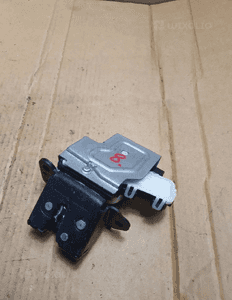 Zamek klapy tył mazda 2 de 3D C6728 7