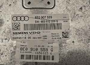 Komputer 8E0907559 8E0910559Q Moduł Sterownik Silnika Silnik Benzyna Audi A4 B7 VW 2