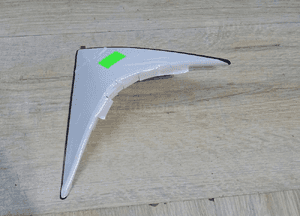 Skoda Superb III kombi trójkąt spoiler klapy lewy 3V9827931C D 1
