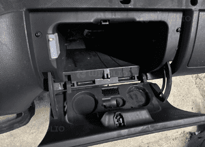 MERCEDES VITO VIANO 639 schowek klapka schowka zamek czarna antracyt 5