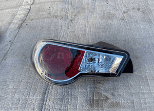Toyota 86 / subaru brz lampa tylna lewa led 1