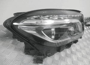 Lampa przednia przód prawa mercedes gla W156 bi-xenon A1569061800 2013-2017 3