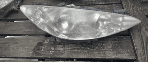 Przod przednia lampa prawa peugeot 308 1