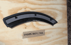 Listwa osłona prawa błotnika audi SQ8 Q8 s-line 4M8854820C 2020 3