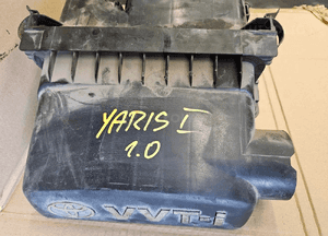 Toyota Yaris 1 I 1.0 VVTi obudowa filtra powietrza 22020-23010 17700-0J011 2