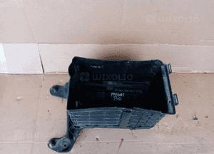 Obudowa podstawa akumulatora VW Passat B6 1