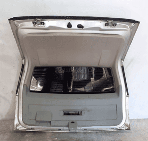 Klapa bagażnika tył chrysler 300C kombi PS2 srebrny 4