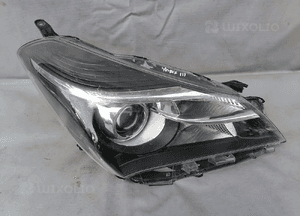 Lampa prawa prawy przód Toyota Yaris 3 III 1