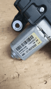 SILNICZEK WYCIERACZKI TYLNEJ  OPEL ASTRA J  nr 13256917 2